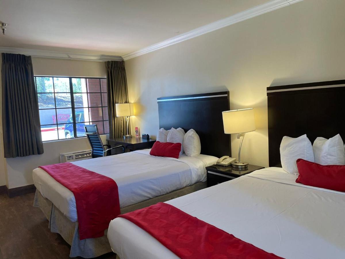 Ramada By Wyndham San Diego Poway Miramar Exterior photo