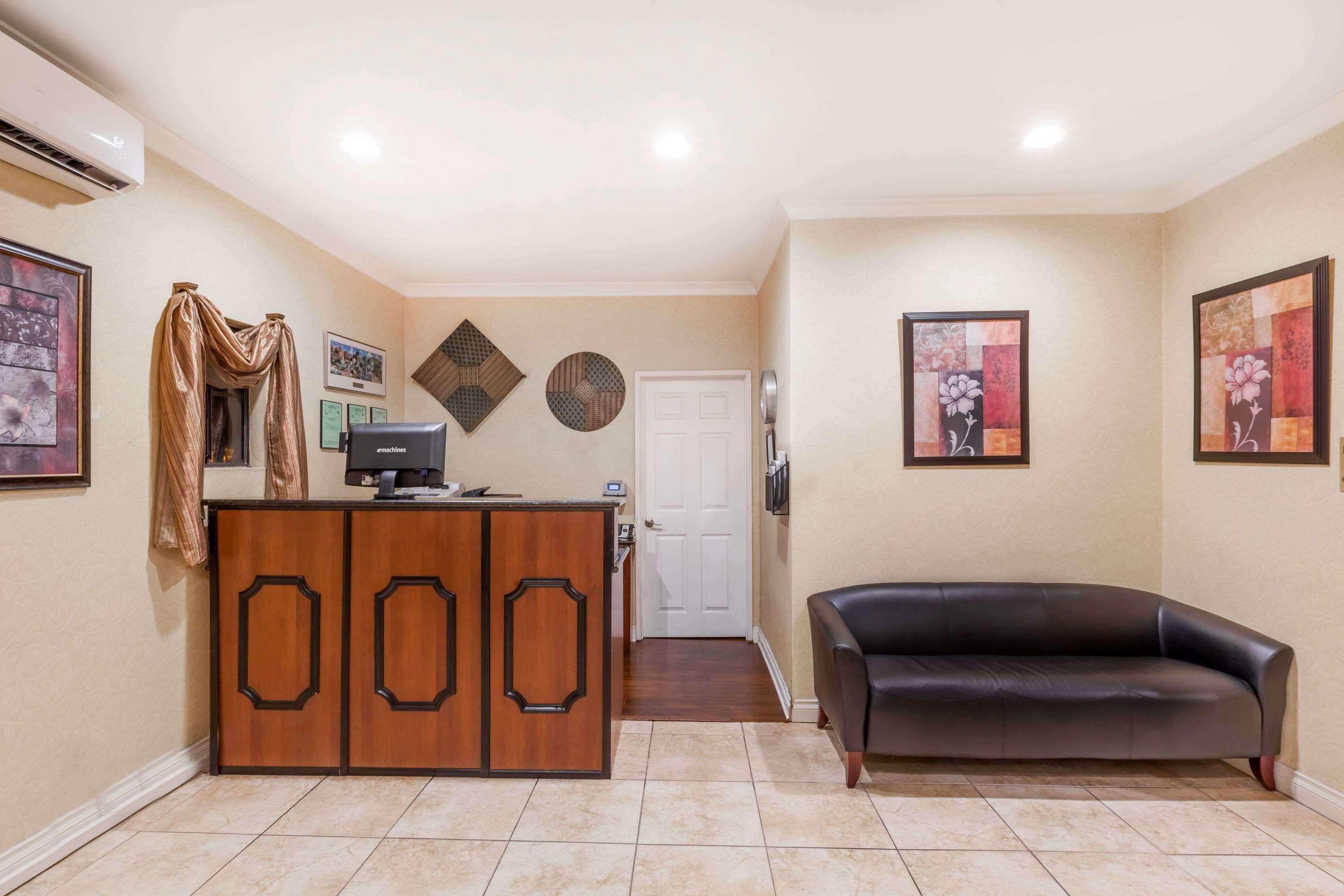 Ramada By Wyndham San Diego Poway Miramar Exterior photo