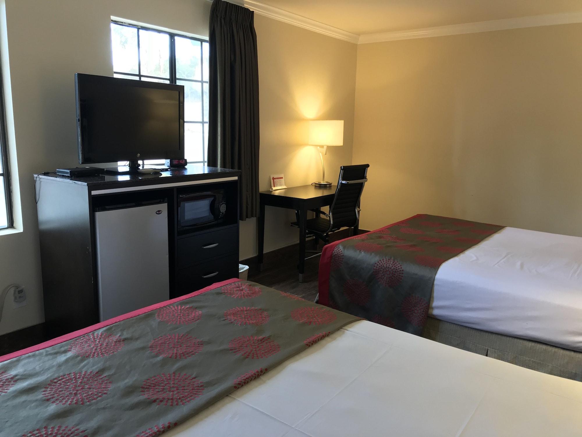 Ramada By Wyndham San Diego Poway Miramar Exterior photo