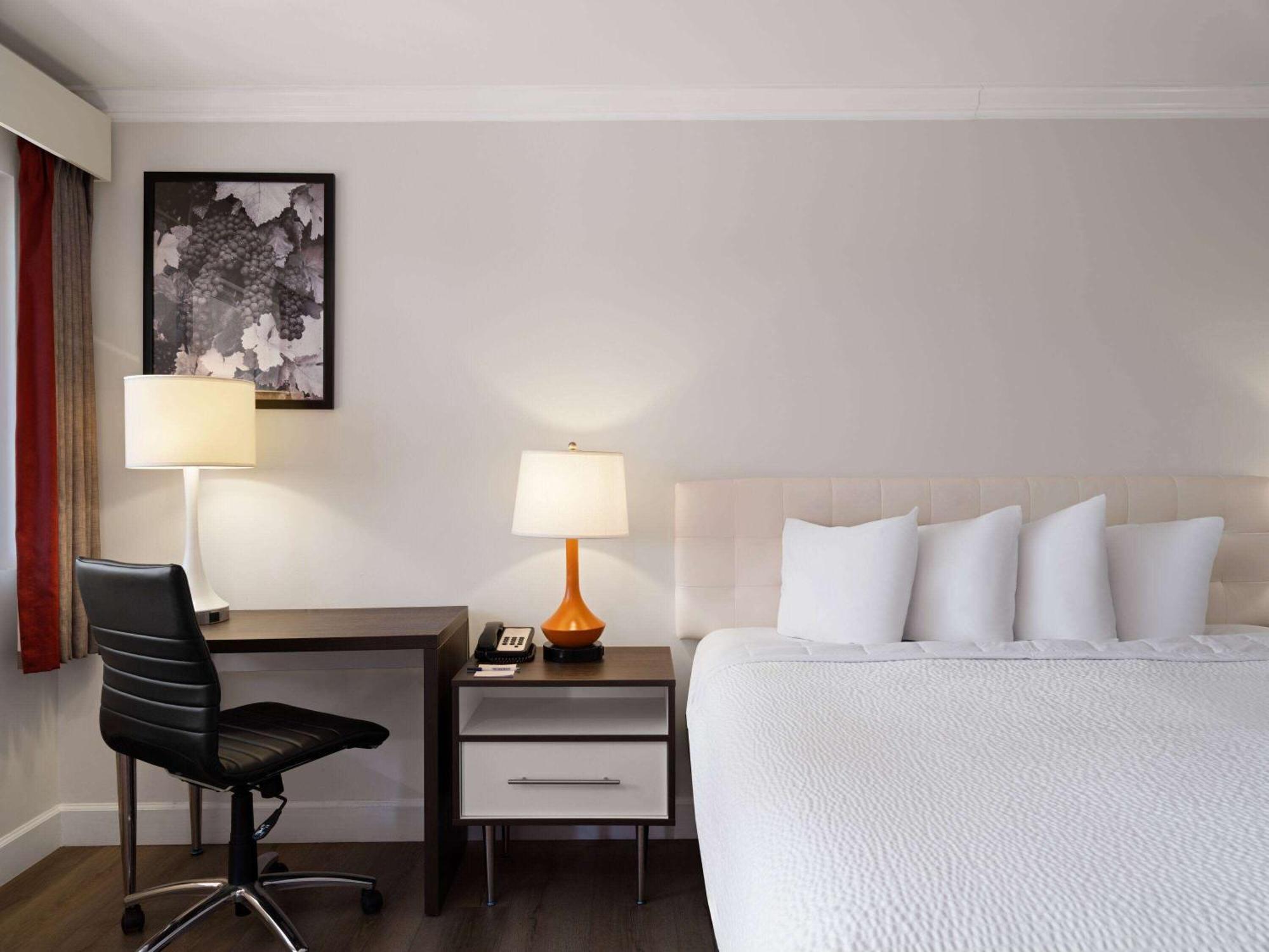 Ramada By Wyndham San Diego Poway Miramar Exterior photo