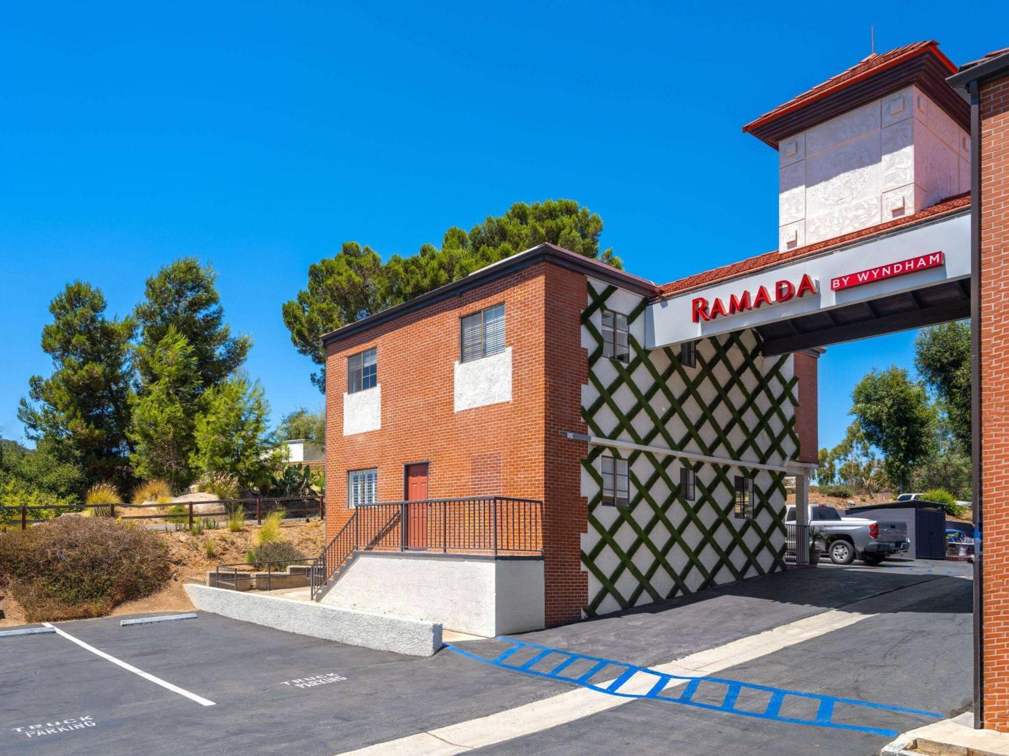 Ramada By Wyndham San Diego Poway Miramar Exterior photo